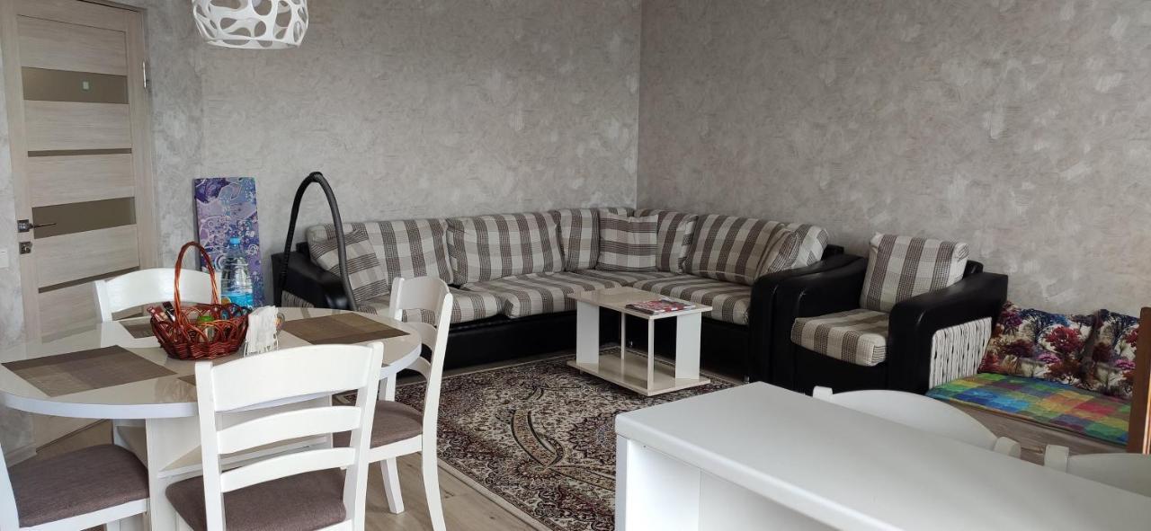 Apartment In The Karakol Heart Exterior foto